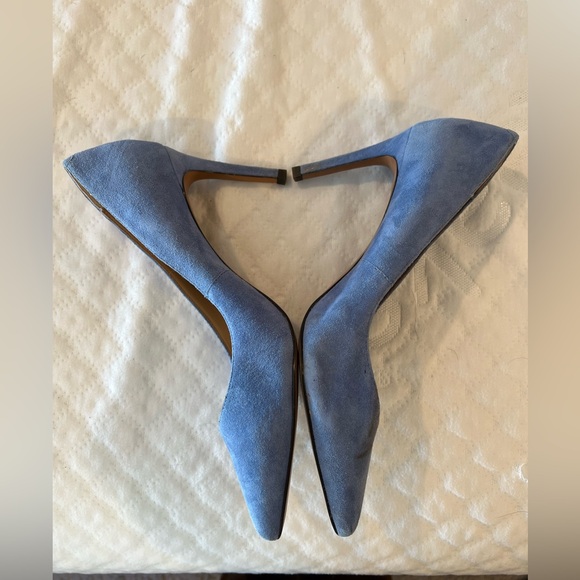Banana Republic women’s heels, periwinkle blue, suede leather - Picture 2 of 3